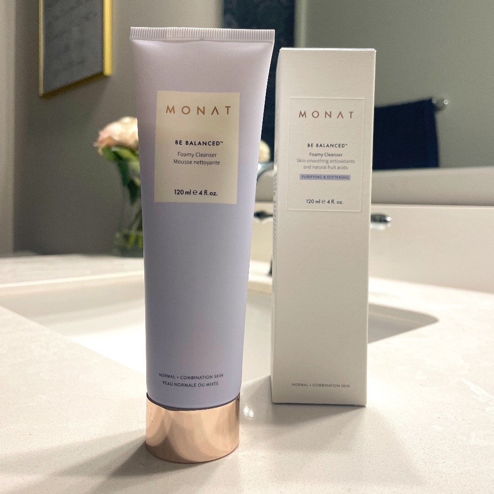 Monat Be Balanced Foaming Cleanser